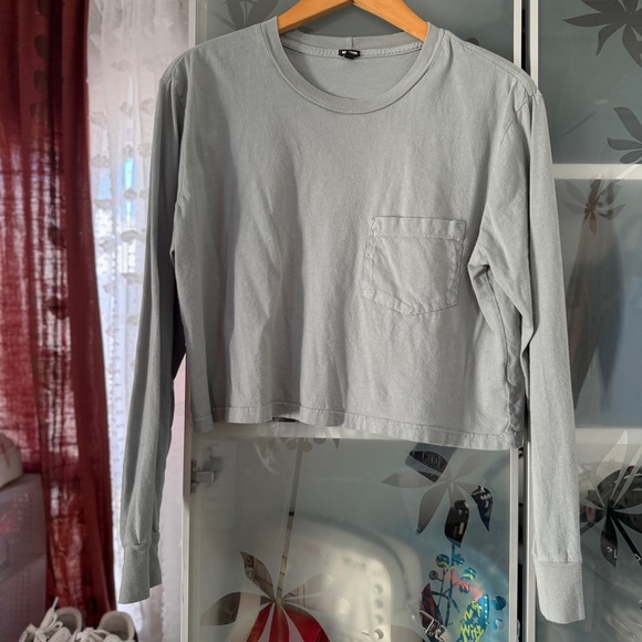 Monrow Cropped Long Sleeve Ex-Boyfriend Pocket Tee - Picture 3 of 6